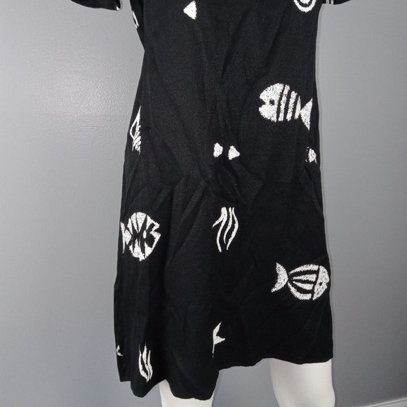 Connie Choi Women's Knee Length Shift Dress Size Medium Black Fish Print VTG - Picture 3 of 9
